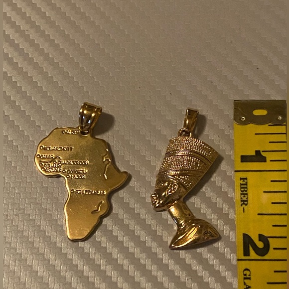 18K Gold Plated Cuban Link Chain with Africa map and Nefertiti pendants - Picture 6 of 6
